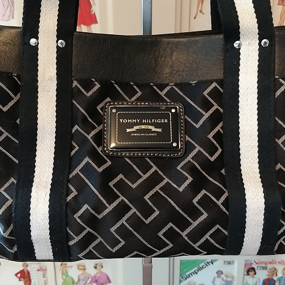 Tommy Hilfiger signature bag - Picture 2 of 8
